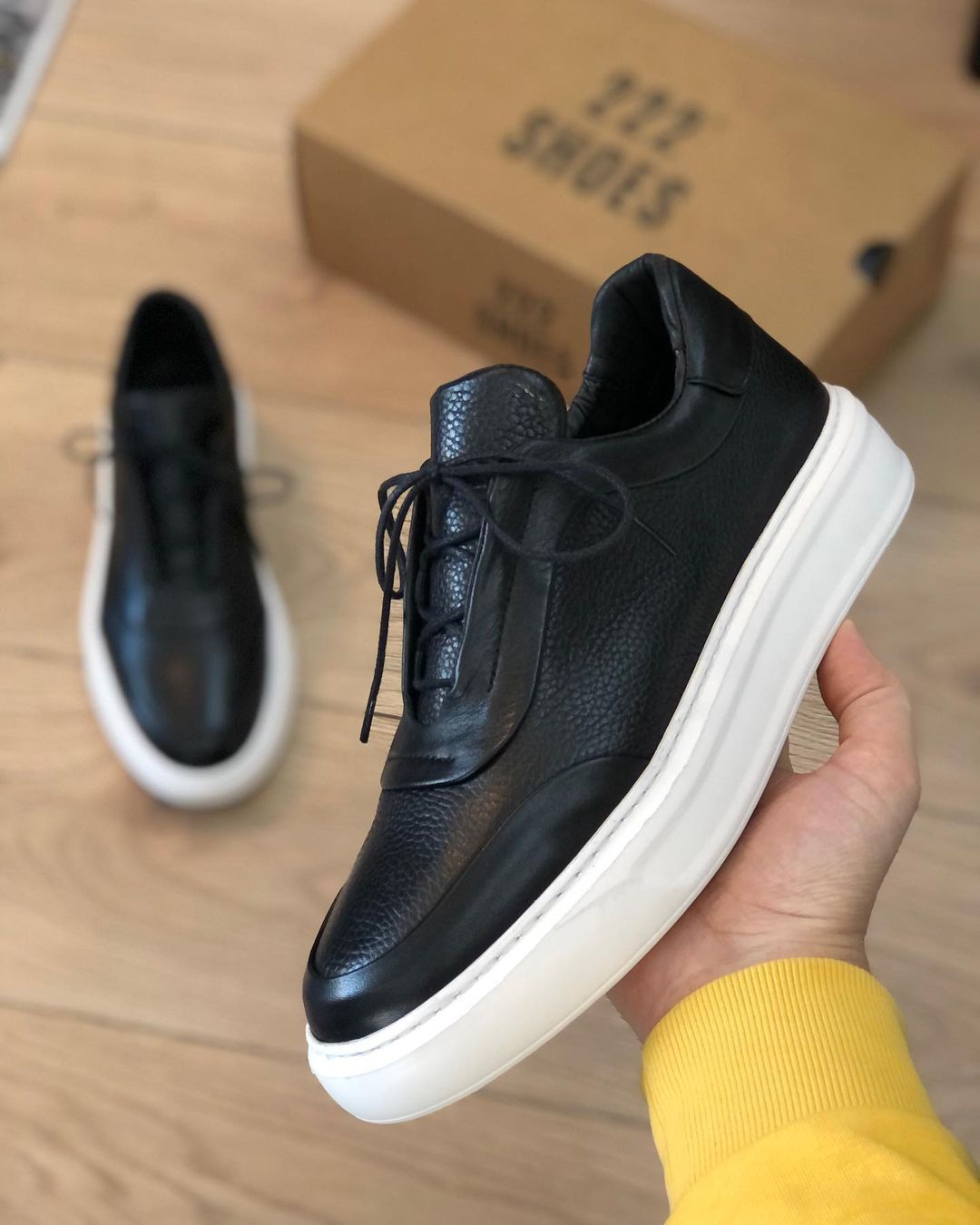 Minimalist Textured Lace-Up Casual Shoes