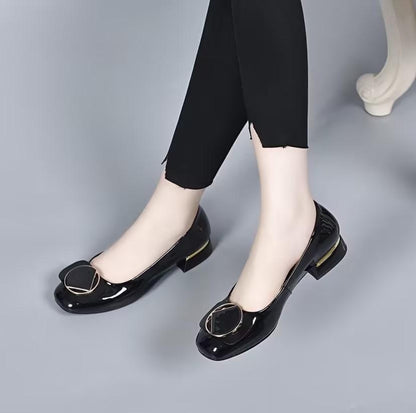 Patent leather low heel casual shoes