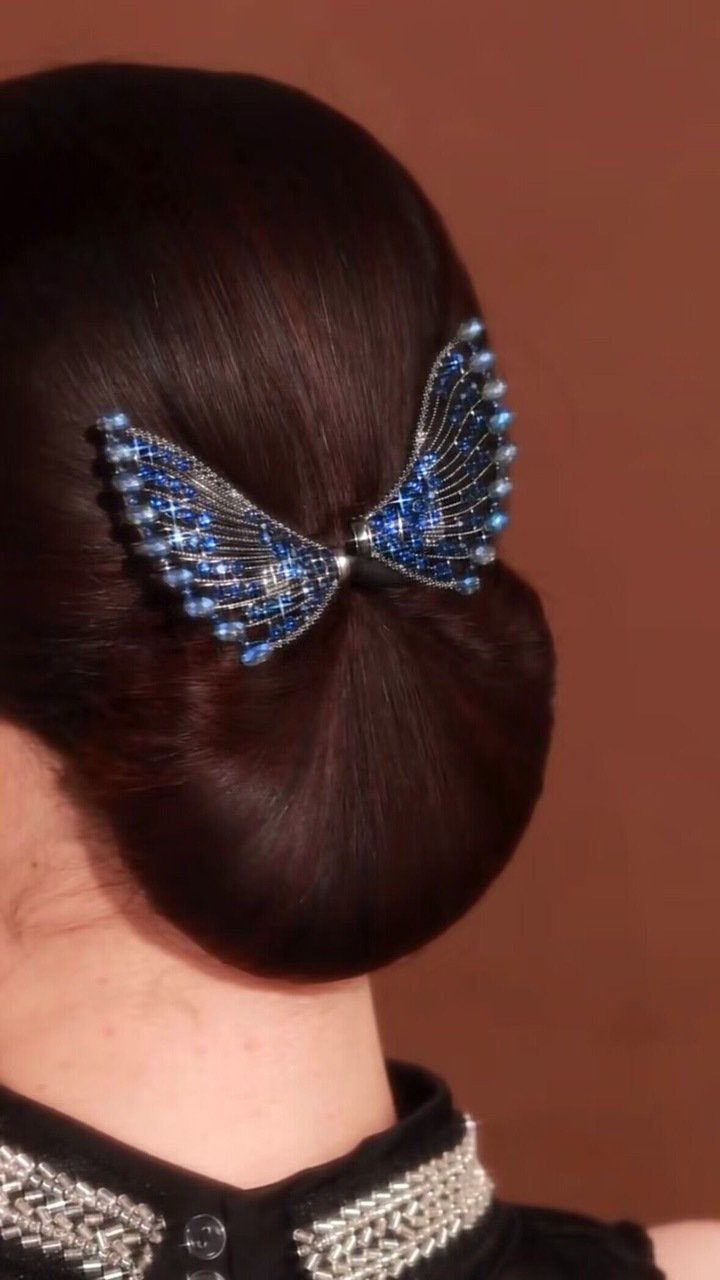 Blue Diamond Wings Hair Roller