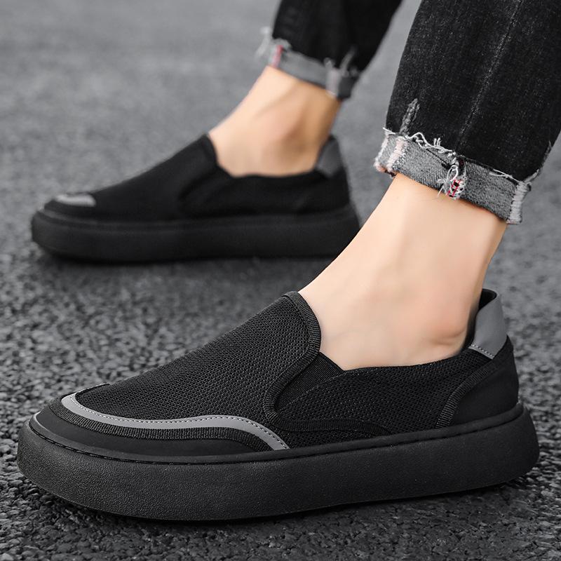 Breathable soft sole anti-odor men's slip-on shoes