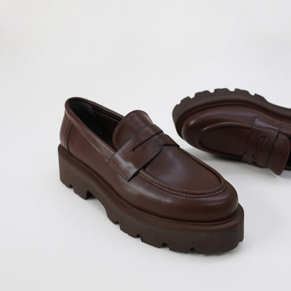 Trendy and comfortable soft leather loafers