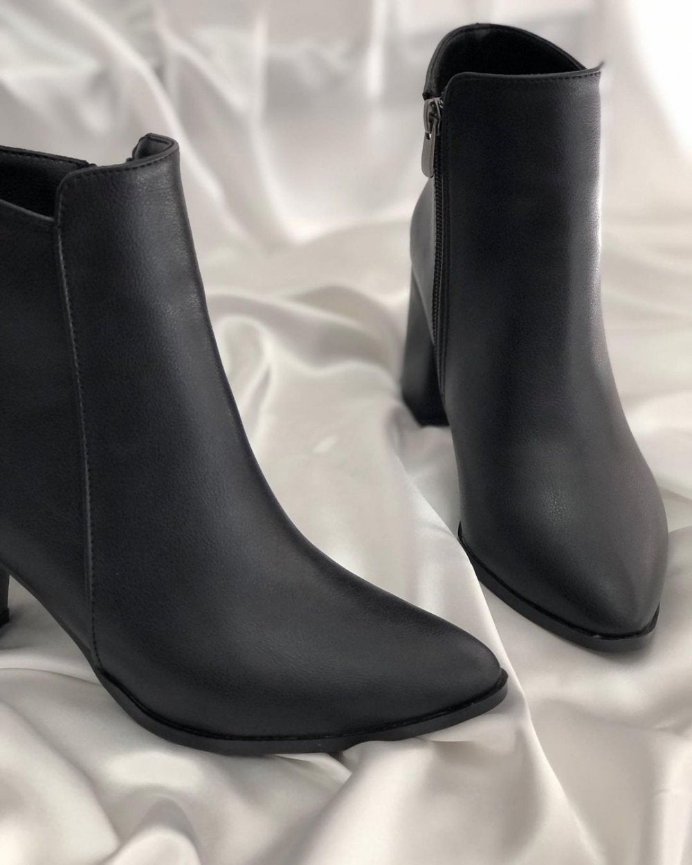 Chunky heeled micro heeled comfortable mid-calf boots