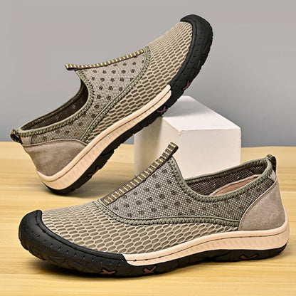 Breathable mesh soft sole travel sports tennis shoes