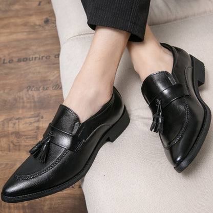 Temperament Retro Sculpted Tassel Loafers