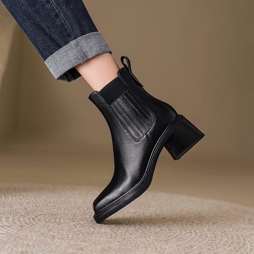 Niche Light Luxury Retro Square Toe Women's Boots