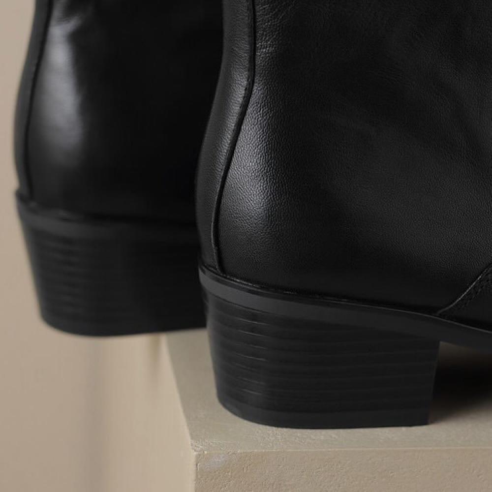 Design Pointed Toe Micro Heel Front Zipper Boots <Two Colors>