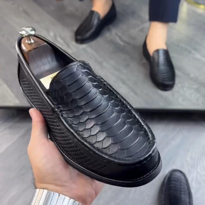 Fish Scale Textured Mesh Breathable Loafers