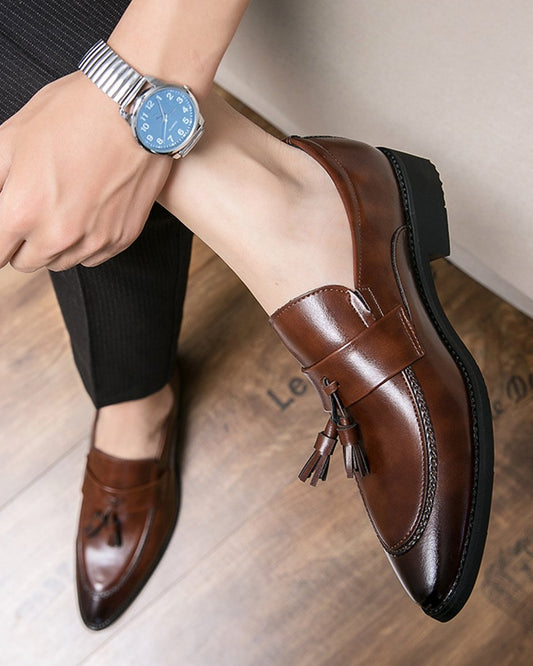 Temperament Retro Sculpted Tassel Loafers