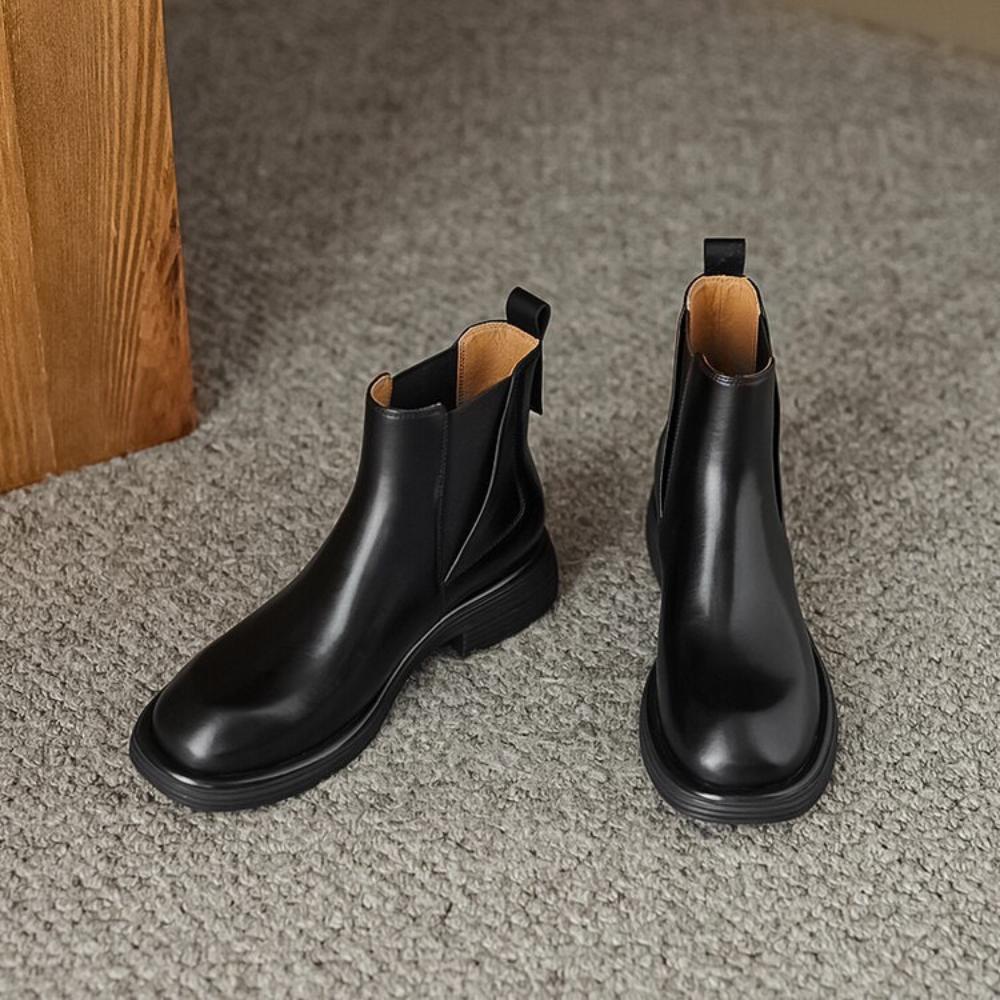 Comfortable One Piece Upper Round Toe Martin Boots