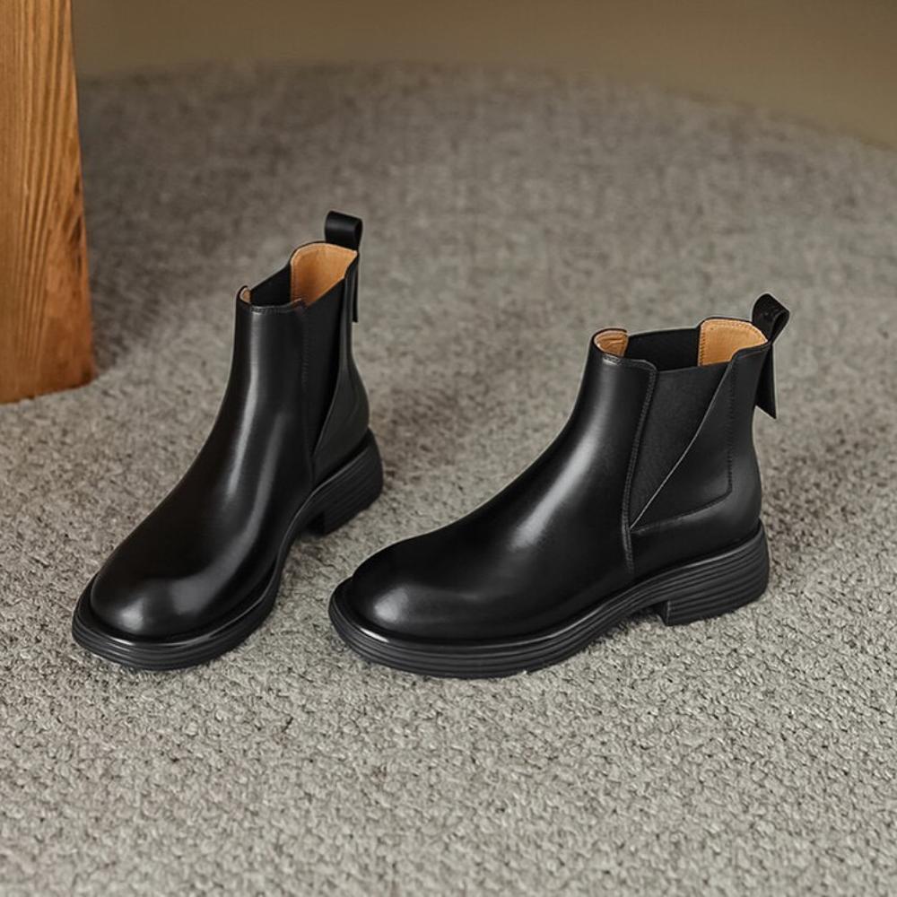 Comfortable One Piece Upper Round Toe Martin Boots