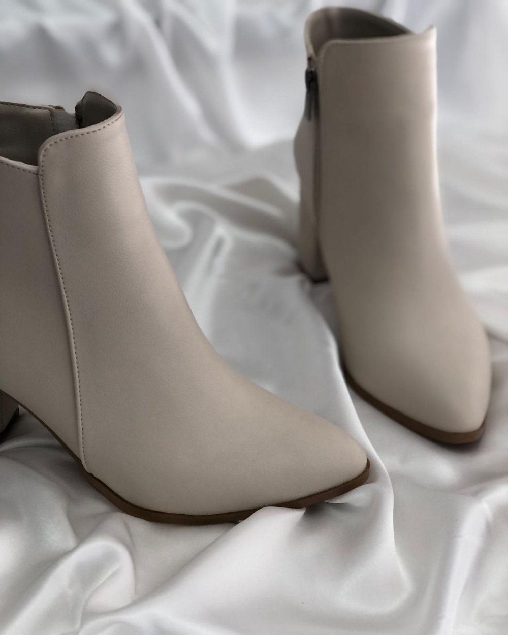 Chunky heeled micro heeled comfortable mid-calf boots