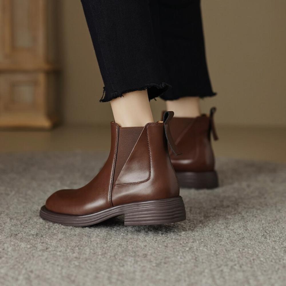 Comfortable One Piece Upper Round Toe Martin Boots