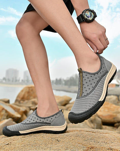 Breathable mesh soft sole travel sports tennis shoes