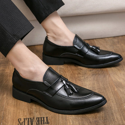 Temperament Retro Sculpted Tassel Loafers