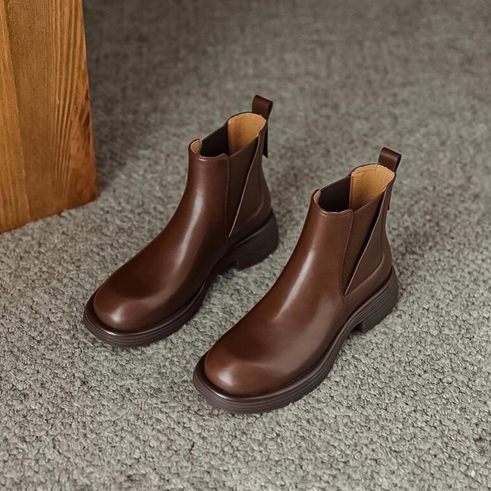 Comfortable One Piece Upper Round Toe Martin Boots